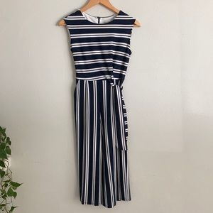 Midi romper w/ waist tie and pockets. Size 2P.